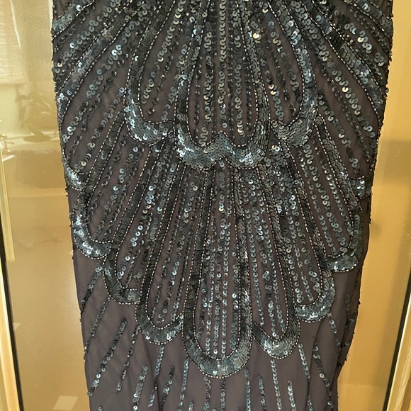 Navy sleeveless gown w sequins. Size 10 - Picture 8 of 9